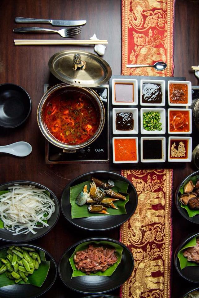 goplacesdigital's tweet photo. Spend time with family @PanAsianYao and enjoy #SundayBrunch. There willbe plenty of #Sushi #Cocktails #DimSum #FoodStations #Wine #GoPanAsianYao #GoodEarthGroup #TheWeekendWok #WineAndDine #Foodie https://t.co/kblJQdfUfG