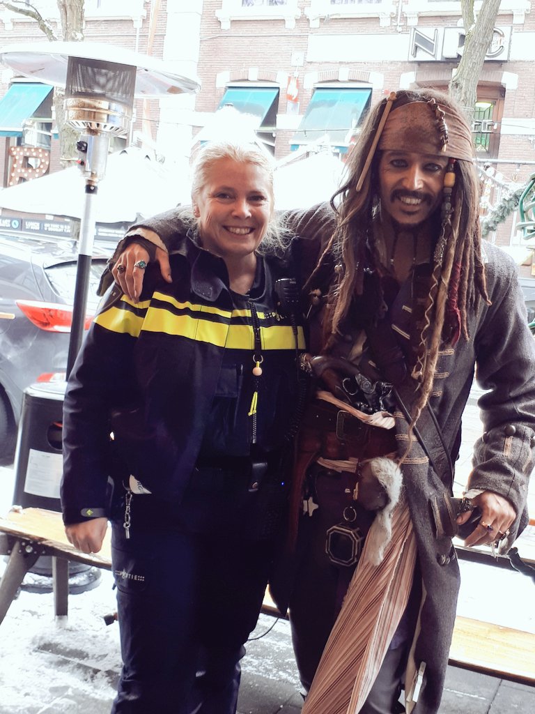 mariaelfers's tweet photo. #WittedeWithstraat #JackSparrow https://t.co/ezAP8w93iC