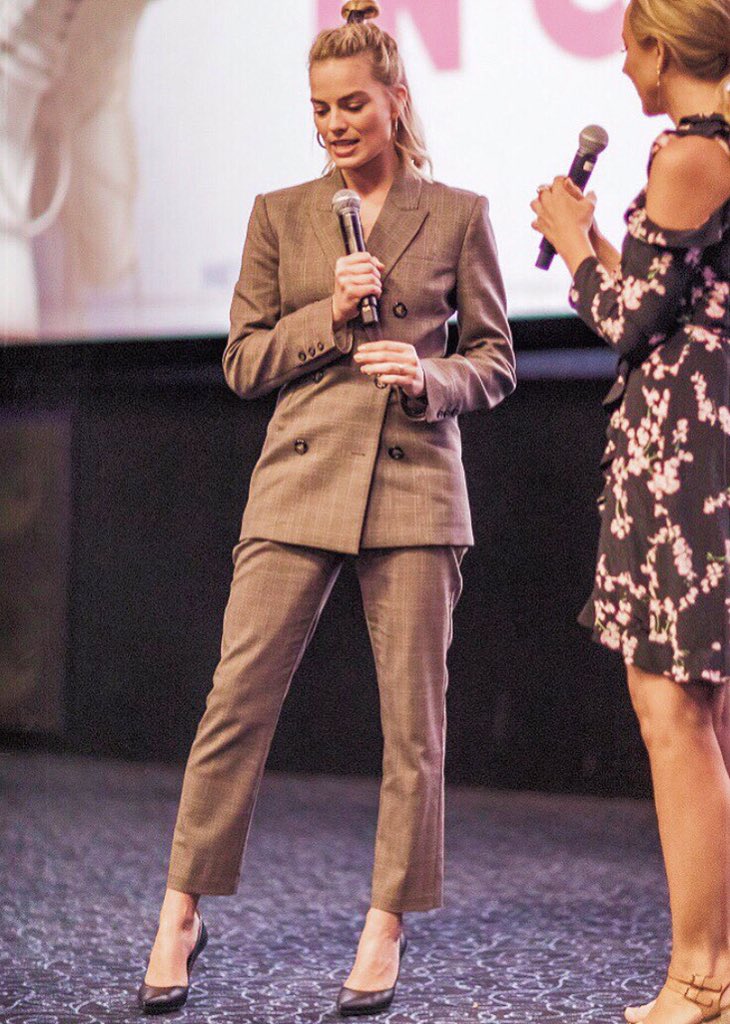 margot robbie wearing suits is an aesthetic