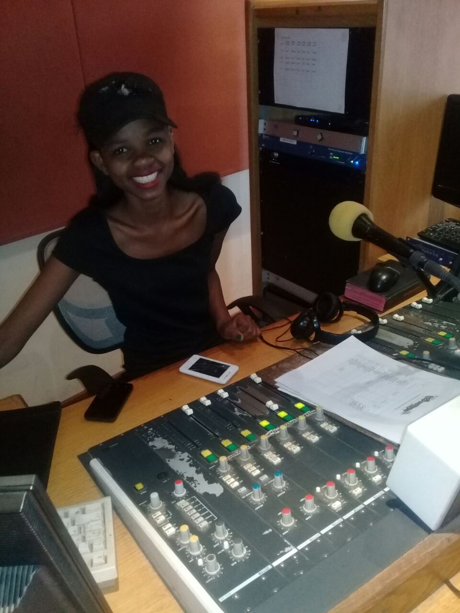 #Mzansi Top 30
#Khanya_FM 106.1mhz
#OnAir 
#Xolelwa