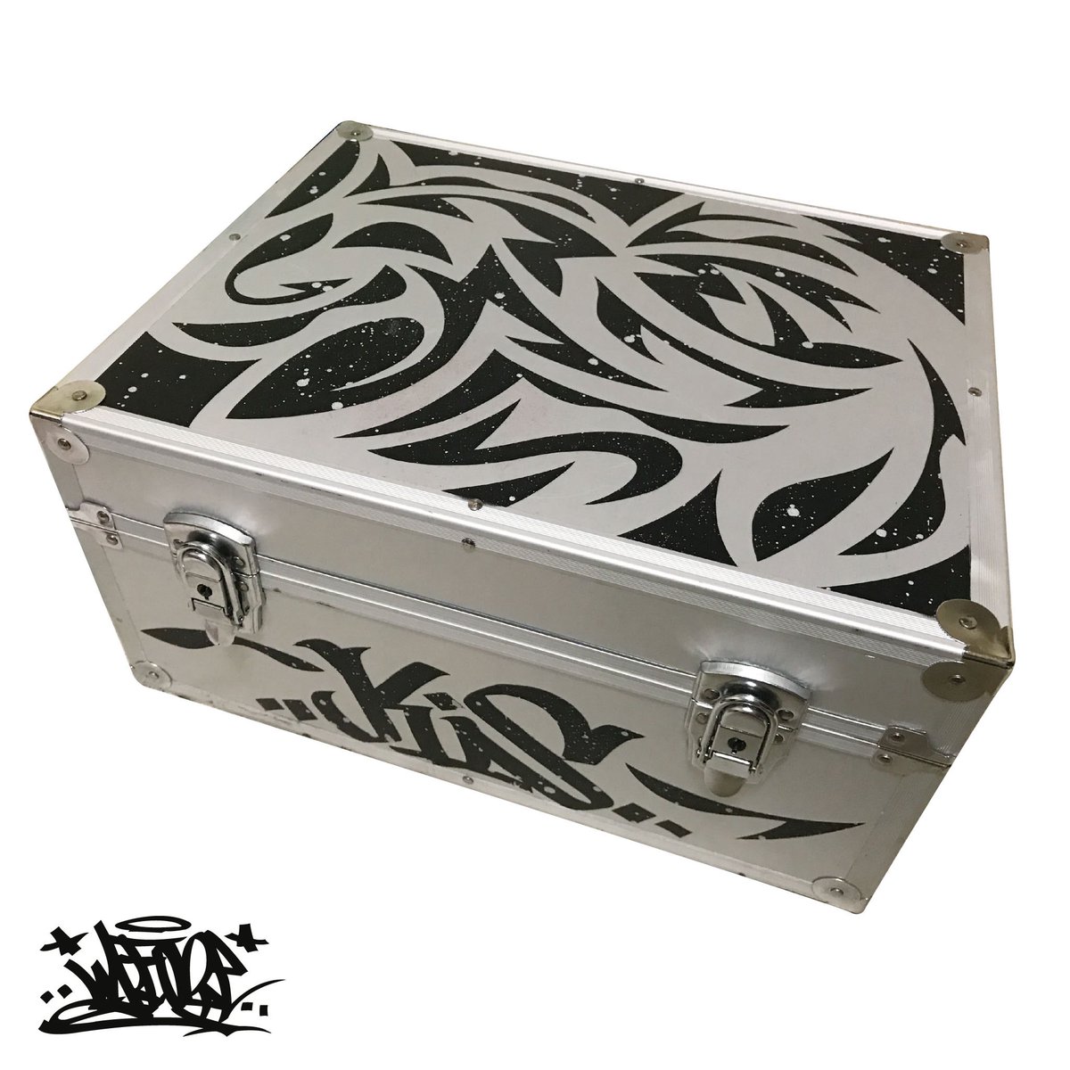 WAIFone's tweet photo. paint on #recordcase
#record #vinyl #vinylcase #waifone https://t.co/BHwyAak8DN