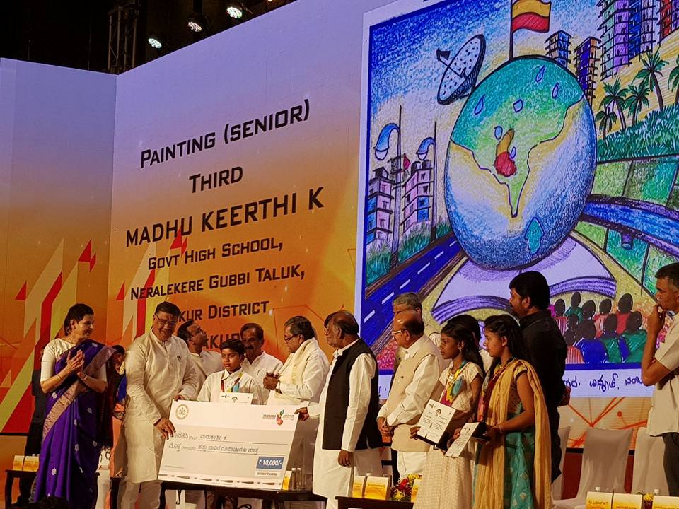phase1xperience's tweet photo. Congratulations to our young ambassadors at the Nava Karnataka Nirmana Conclave, who've won the painting and essay competition with the theme: My Vision 2025 #navakarnataka2025 #phase1experiences @siddaramaiah @karnatakacm @PriyankKharge @RRoshanBaigOff1 @Phase1world https://t.co/VqaLfxkGDB