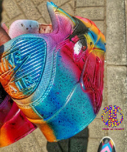 SprayMyShandis's tweet photo. #SprayMyShandis if you don't like your old sneakers contact us 0848573583 we will put sauce to it 🔥 if you love colors or one color 😇💦 https://t.co/NjM9msmJqG