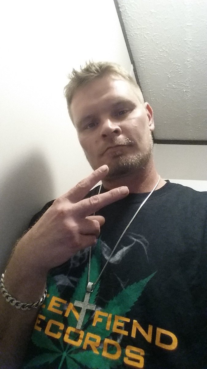 Don81Don's tweet photo. Duece Chunker #GFR #PRAY #PEACE #LOVE #WORLD #WORK #TOGETHER #rap #hiphop #Twitter https://t.co/pUqwrohGax