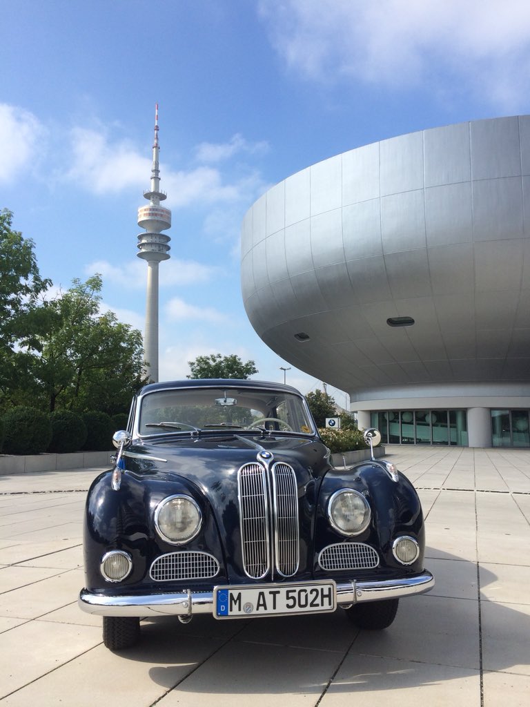 FrischGmbH's tweet photo. Wann kommt der Frühling 💐🌷🌹#BMW #oldtimer #barockengel #bmwv8 #realeyes https://t.co/XjFYiJKnTn