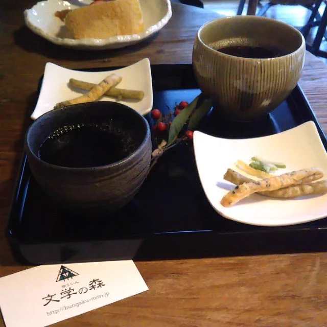 文豪好きさん・おすすめのカフェがこちら♪大分県湯布院にある「文学の森」