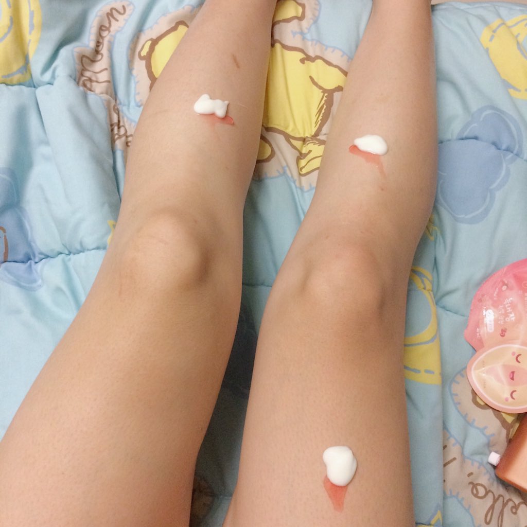 aispdiary's tweet image. มาอัพเดตครีมทาผิวก่อนนอน😴 ถ่ายไว้ตั้งแต่เมื่อคืน แต่ง่วง ทา 1+2 ผสมกันแล้วทา ในค.เป็นจริงคือบีบลงบนขาแล้วค่อยทา/ผ่านไป5นาที/ทาตัวที่3/ส่วนใหญ่เราเน้นค.ชุ่มชื้น เพราะนอนห้องแอร์ ถ้าช่วงไหนนอนพัดลมก็ไม่ขนาดนี้ มี2ที่ช่วยเรื่องค.ใส ไม่กัดผิว ไม่ทำให้ผิวบาง #ไว้รีวิวห้ามขายของโว้ยย