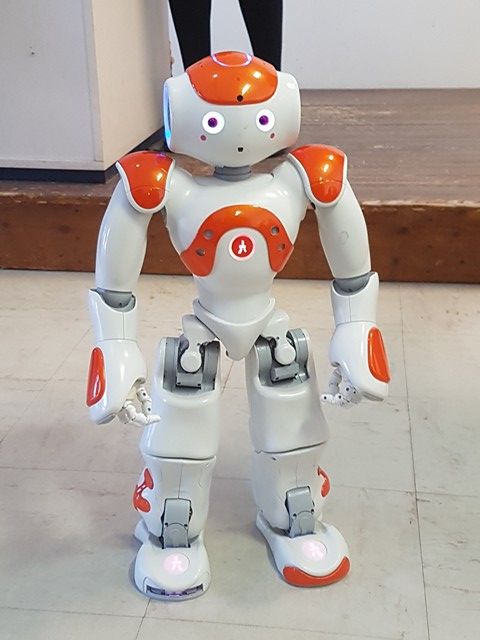 master_sdl's tweet photo. Merci encore pour la présentation de @SBREurope avec son petit robot Nao qui a fait craquer le public 😍
#IA #linguistics #interactionhommemachine https://t.co/5lf65f5qn9