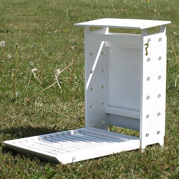 Metcheck's tweet photo. Did you know our best-selling @climemet instrument screen is back in stock? Designed to hold a u-tube maximum/minimum thermometer and a masons hygrometer: https://t.co/PxtwOyQl7n Ideal for #meteorological monitoring in your #garden at home #weatherwatching #instrumentscreen https://t.co/AAHJh6NmnA