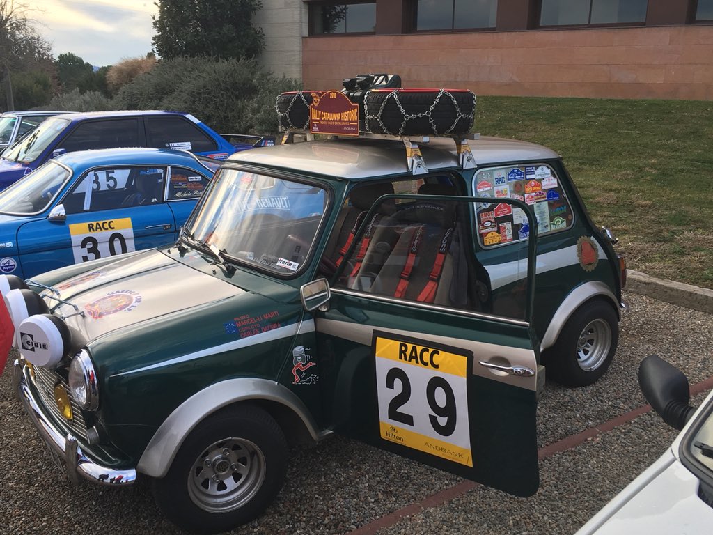 CDatsira's tweet photo. @ClubRACC @RallyRACC Muchas gracias, salimos con mucha ilusión ante el reto del día de hoy. De momento motor y relojes on time !!! envant #RallyCatalunyaHistoric #2naetapa https://t.co/Sk5c8gboSE
