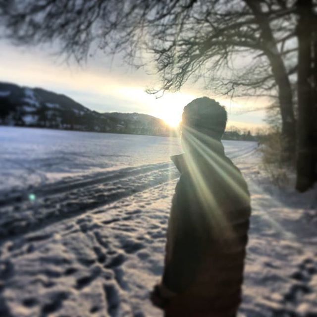 Chrs_H's tweet image. I could get used to this. Sunsets always look better accompanied by mountains and impromptu snowball fights. Fondue last night, Swiss chocolate for breakfast... Better get back out there and burn it off!
.
.
.
.
#visitswitzerland #switzerland🇨🇭 #igsw… ift.tt/2tfbV4Q