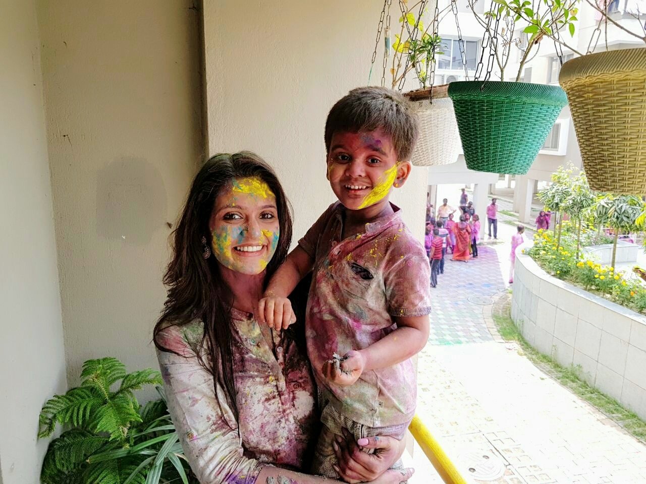 Priyanka Sarkar on X: Our colourful moment 😊🤗 #MomnSon #HoliCelebration  #Shohoj ❤ t.coP6wrnZ4Pc9  X