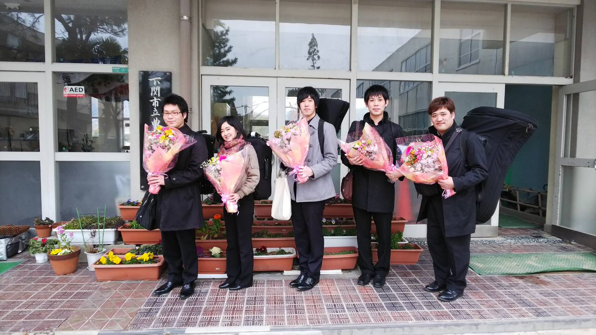 bef092's tweet image. 下関市立豊浦小学校で行われたコンサートにて演奏させていただきました。（ウェスタンファンファーレ、リコシェ等々）
小学生金管バンドの素晴らしいパフォーマンスや、中学生のソロとアンサンブルは本当にお見事でした！！
学校の先生方もお忙しい中、本当にお疲れ様でした。ありがとうございました。