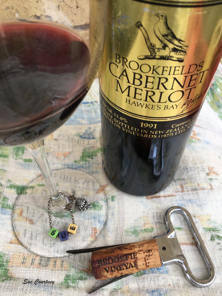 winescribe's tweet photo. Opened for Neil's birthday: Brookfields Gold Label Cabernet Merlot 1991, Hawke's Bay. 13% abv, Gloriously vinous. Awesome with lamb back strap cooked w strawberry balsamic glaze & fresh mint. Terrible with mushrooms.
#wine #nzwine #hawkesbay #cellaraged #winelover https://t.co/PCwKfeWNnr