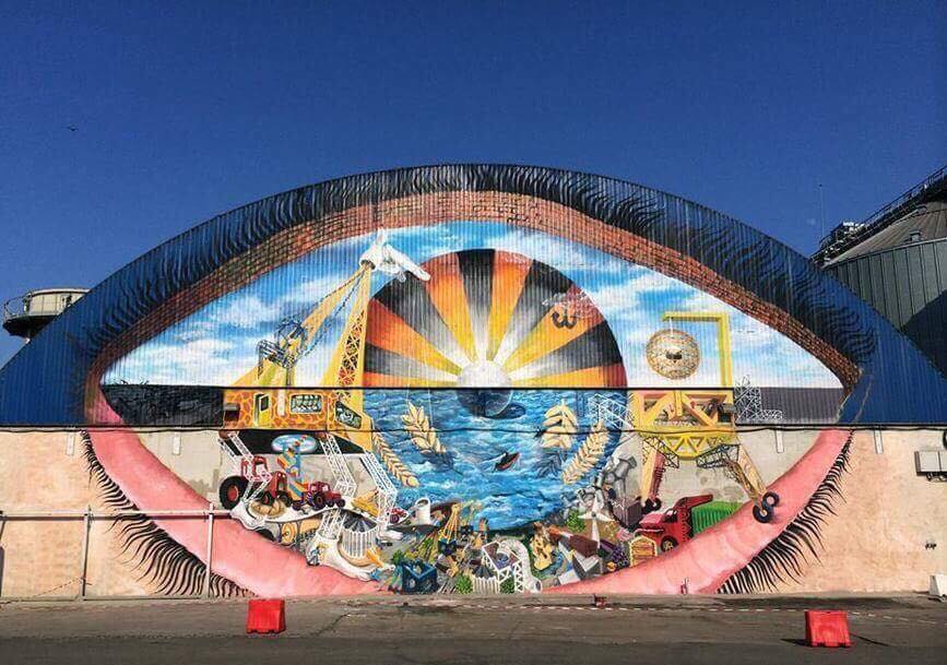 globalstreetart's tweet photo. The all-seeing eye, reimagined! This awesome piece is a collab between #ObiePlaton (https://t.co/dQJbnEk4Xb), #KEROZEN, and #Irlo, painted in #Romania. 
--
#globalstreetart #streetart https://t.co/GZhbv93N65