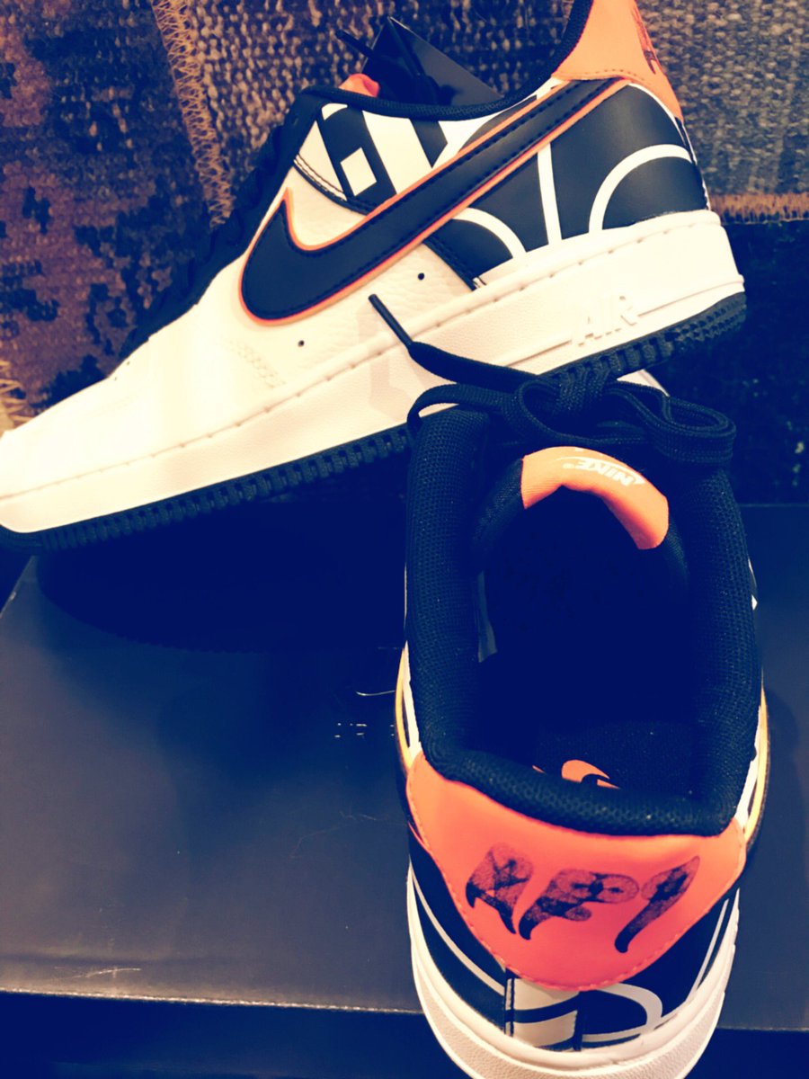 matatabinocona's tweet photo. 今日の収穫！ホワイトを履き潰す！

 #AIRFORTH1
 #NIKE https://t.co/VJ8GRY7XSI