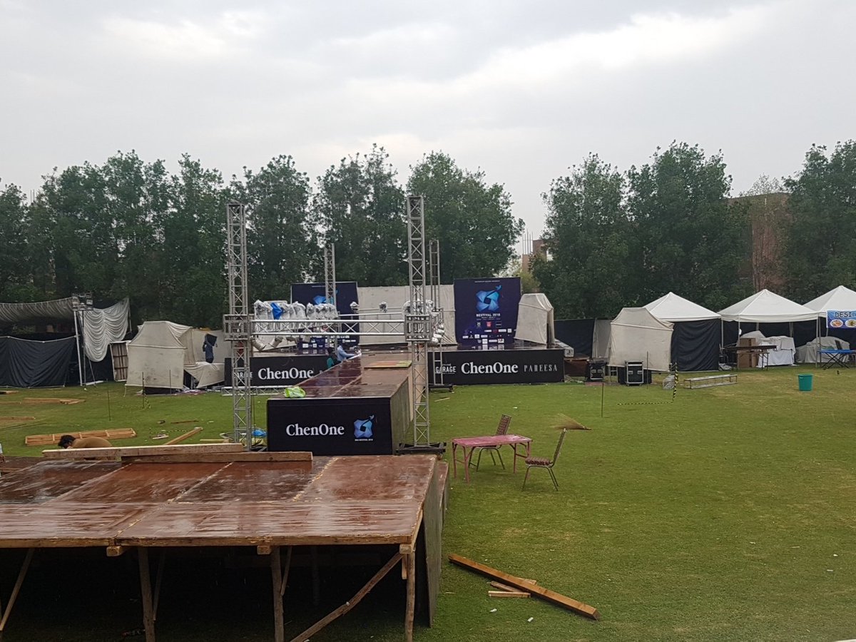 KhadirAliShahid's tweet photo. If you think that a little rain can stop Bestival then you are wrong my friend.
Stage is being set,
Music is on.
#BNUBESTIVAL #LETSTRANSCEND #JOURNALISM #TWITTERATI https://t.co/hY9846WzTq