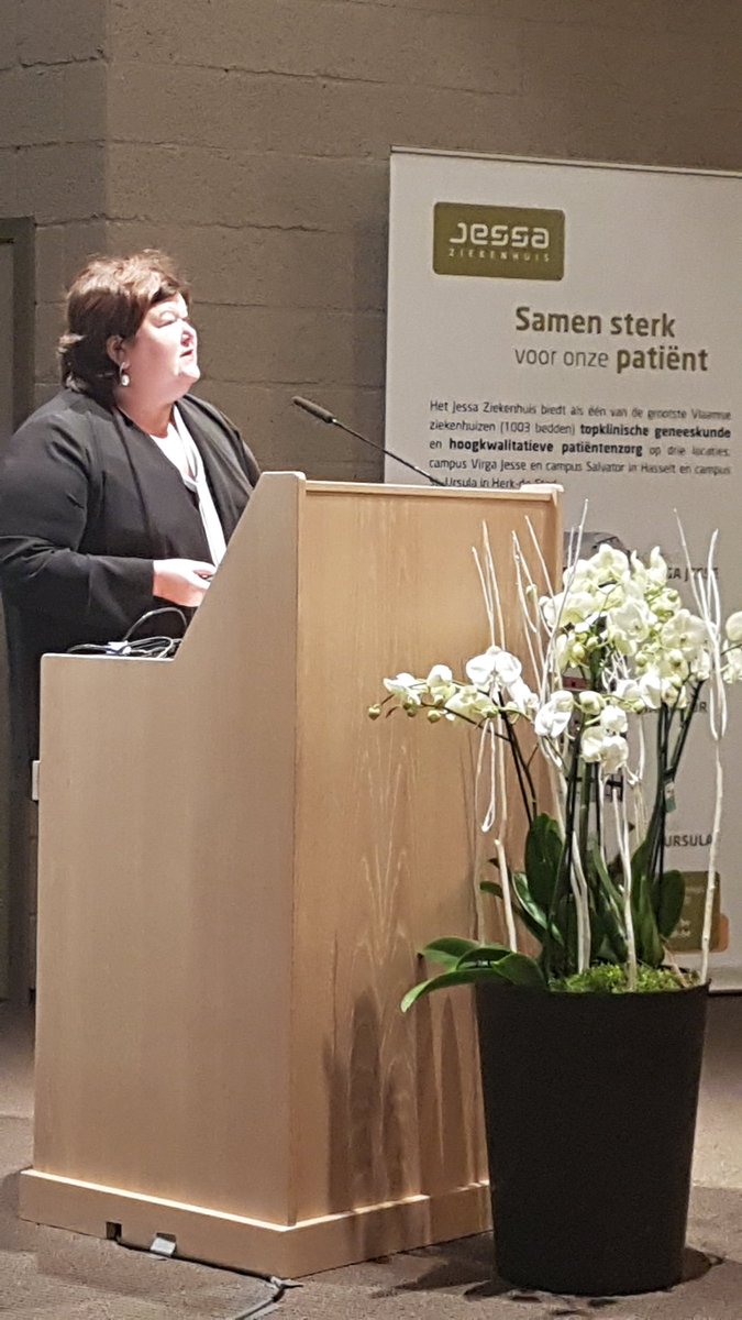 DirkRamaekers's tweet photo. @maggiedeblock pleit om mensen niet te laten vallen openingsspeech over #re-integratiebeleid symposium @JessaWetenschap @GoedeleWachters #revalidatie #arbeidsgeneeskunde @RIZIV_INAMI https://t.co/ygoQezTokM