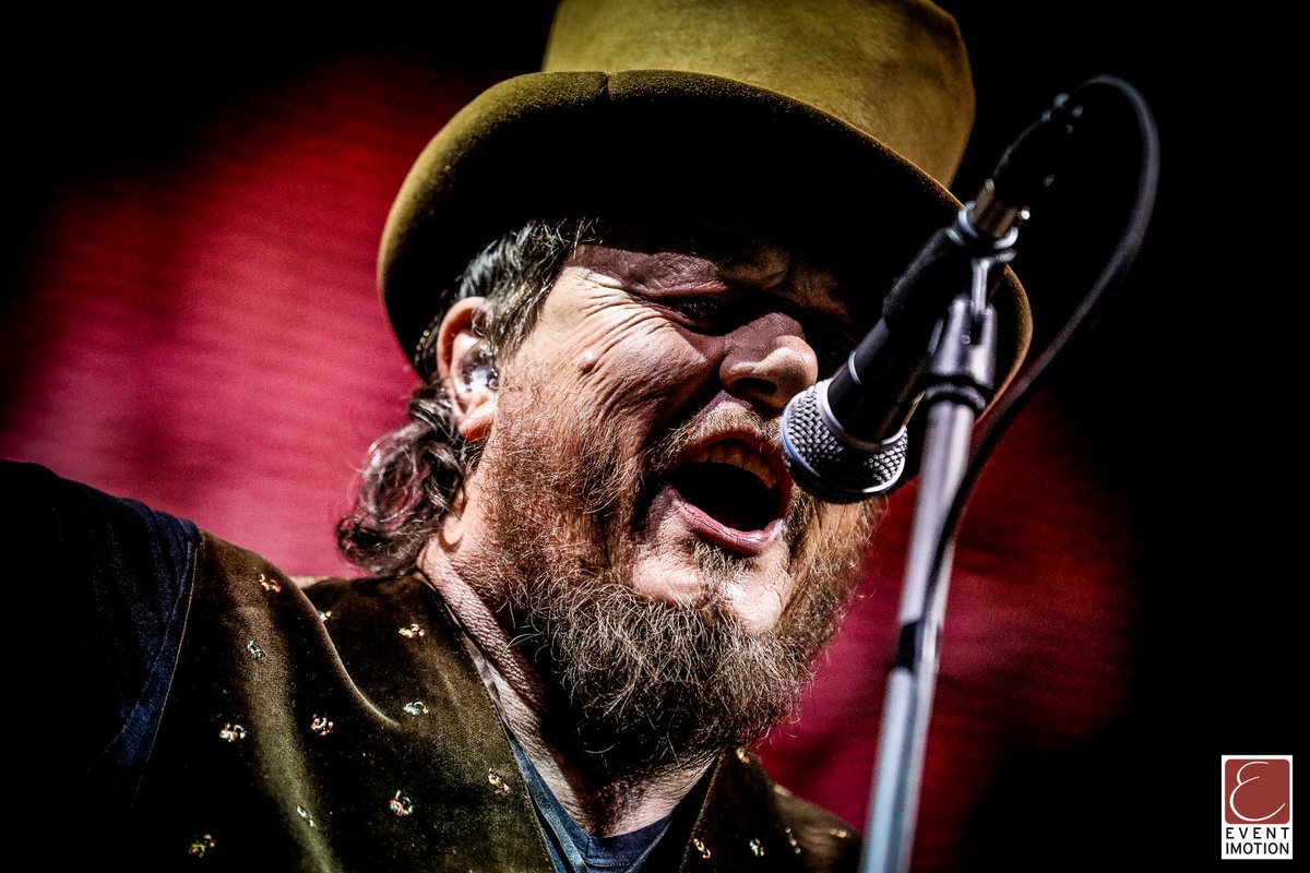 eventimotion's tweet photo. ZUCCHERO @ HALLE 622 | ZÜRICH
#ZuccheroWantedTour2018  #eventimotion #concert #patriziadegiacomophotography #zürich #patriziadegiacomo #onstage #halle622zürich #concertphotography @ZuccheroSugar https://t.co/4g6Mc2dIFC