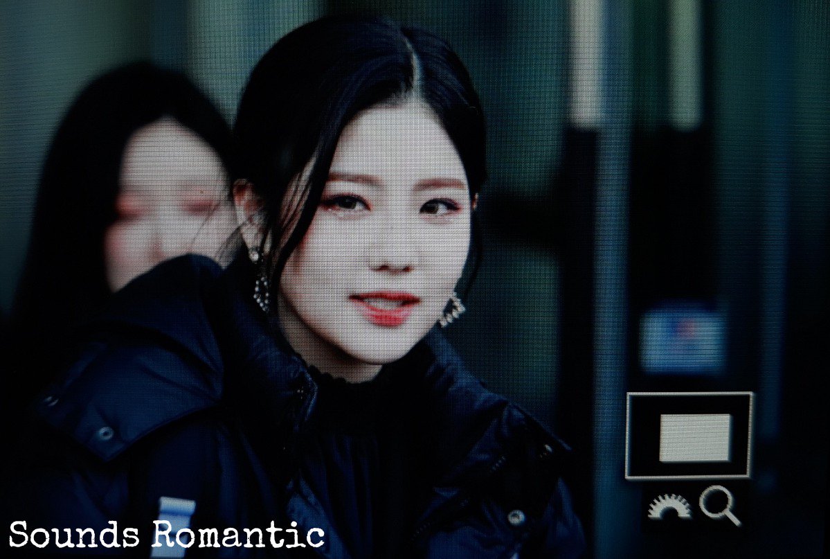 Sounds_00's tweet photo. 180303 음악중심 퇴근
#혜연 #조혜연 #구구단 #The_Boots

언제까지 아름다우실 예정인지 😭

@jellyfish_ent @gu9udan https://t.co/d3eSaSvxqr