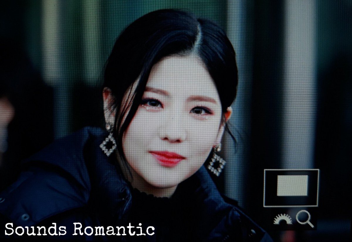 Sounds_00's tweet photo. 180303 음악중심 퇴근
#혜연 #조혜연 #구구단 #The_Boots

언제까지 아름다우실 예정인지 😭

@jellyfish_ent @gu9udan https://t.co/d3eSaSvxqr