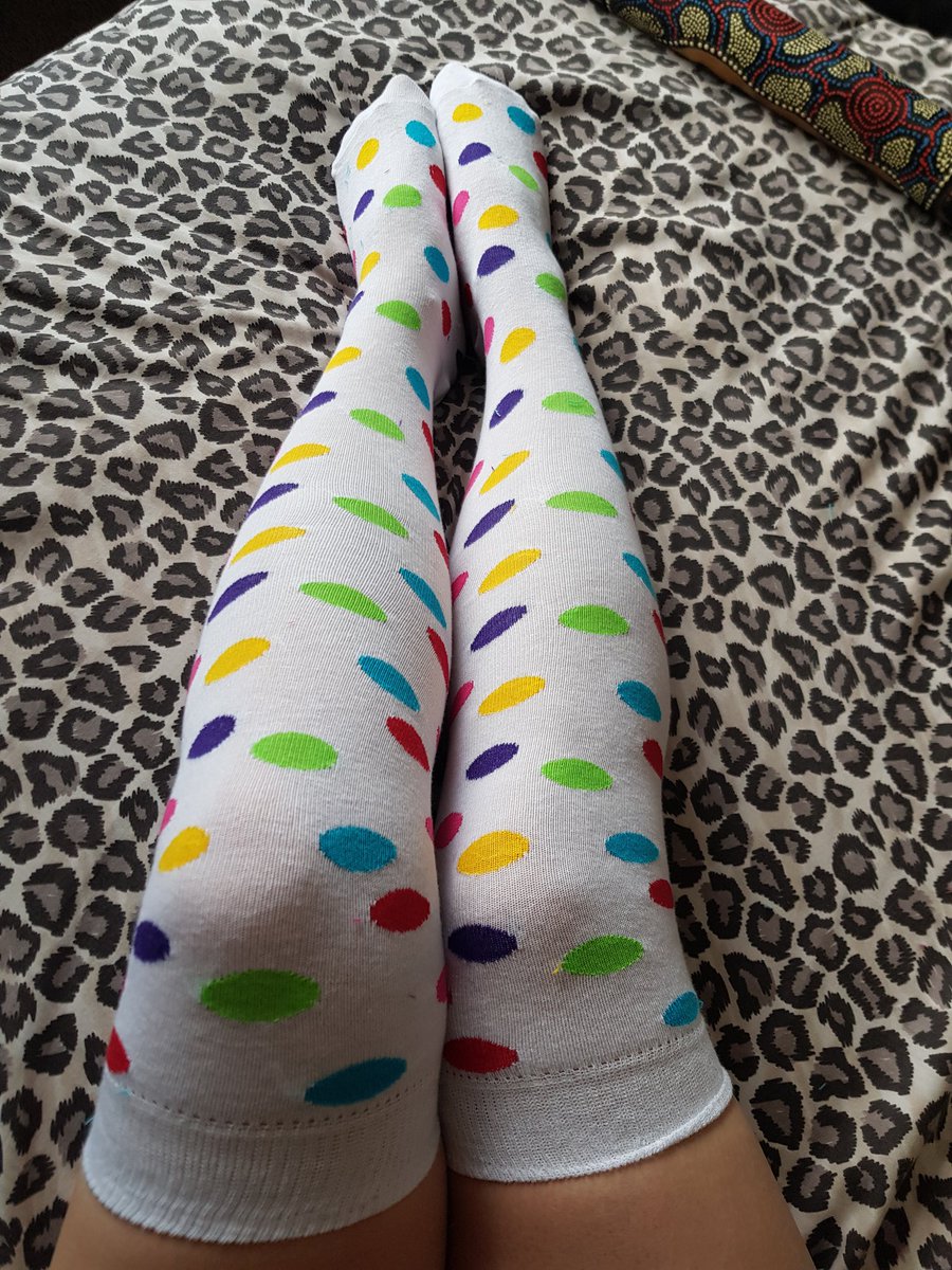 Day 6 of #EatingDisorderAwarenessWeek 
Eating disorders cost the NHS £4.6bn in treatment costs however only 15p per adult affected is spent on research vs £1571 on cancer 😮 let's #SockItToEatingDisorders