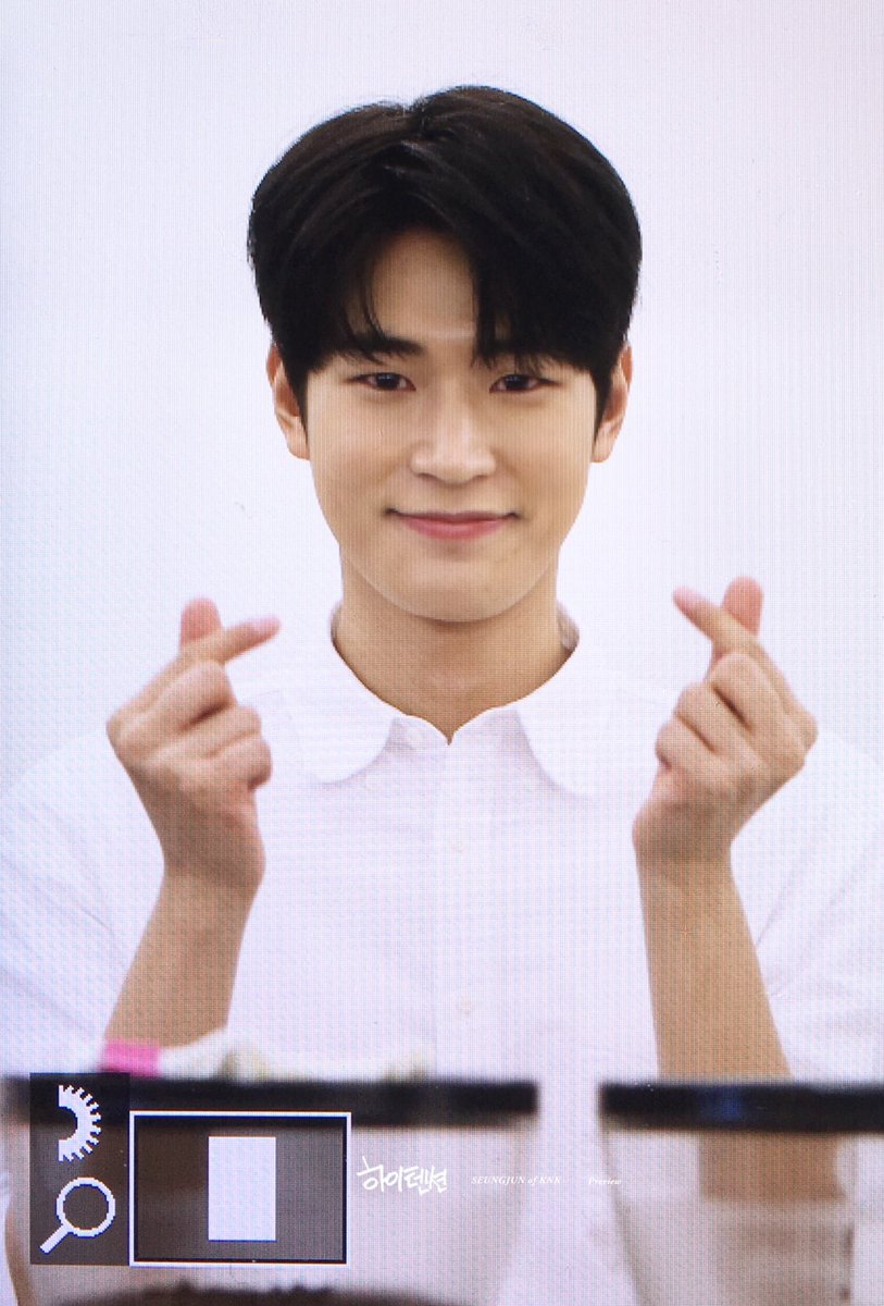 KNK_19931028's tweet photo. 180303 #크나큰 #승준 #승준짱짱 

2주년 넘넘 추카추카링~🧚🏻‍♂️🧚🏻‍♀️

@KNKOfficialYNB https://t.co/AXFVacjdfn