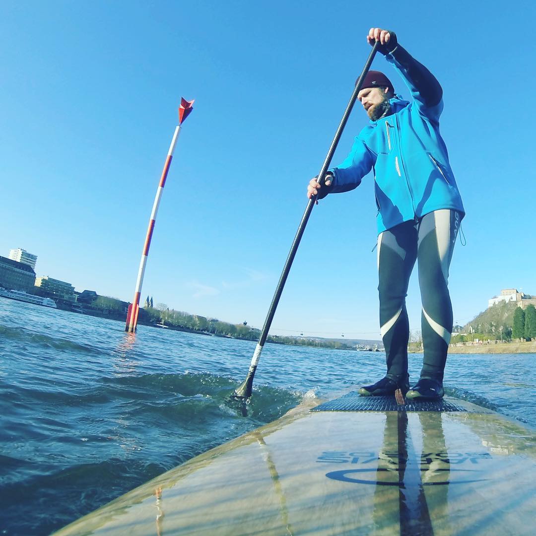 SupNationDE's tweet photo. #Wintersup in #Koblenz. https://t.co/waQuNJf8cb