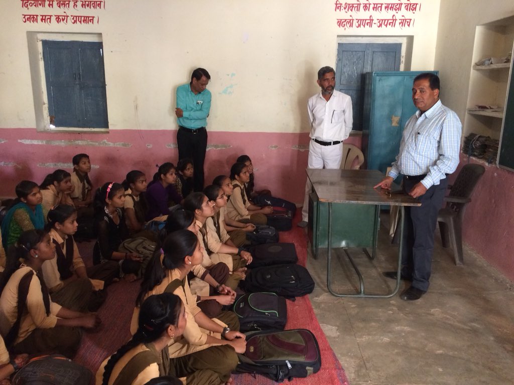 LeadingRajastan's tweet photo. An IAS Officer Who Is Always Helpful For Students All The Time This Time Again Jhunjhunu Collector Dinesh Kumar Yadav Share His Best Wishes To Board Students &amp; Also Had Lunch With Laadli Of JP Janu School Jhunjhunu. @IASassociation @VasudevDevnani @VasundharaBJP https://t.co/NLlawJF2Up