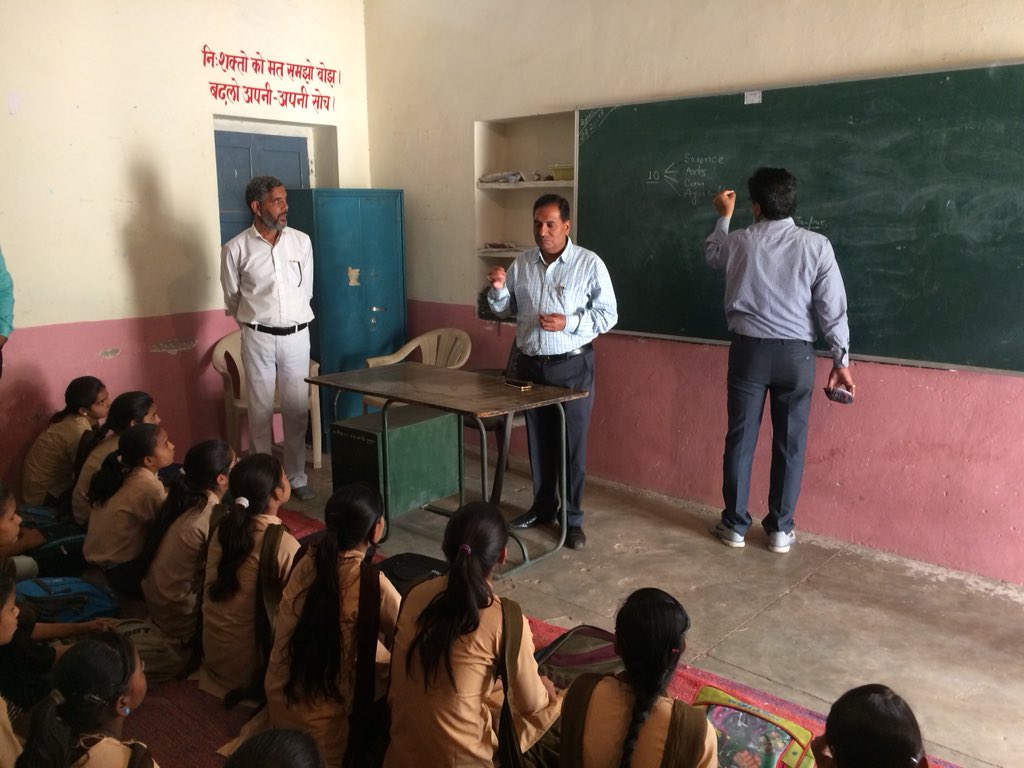 LeadingRajastan's tweet photo. An IAS Officer Who Is Always Helpful For Students All The Time This Time Again Jhunjhunu Collector Dinesh Kumar Yadav Share His Best Wishes To Board Students &amp; Also Had Lunch With Laadli Of JP Janu School Jhunjhunu. @IASassociation @VasudevDevnani @VasundharaBJP https://t.co/NLlawJF2Up