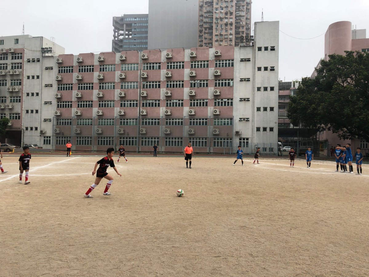 MrSamHo's tweet photo. The @tistigers U12 boys soccer team won their second game 2-0 over ASUM this afternoon. They now have a 2-0-0 record in DSEJ Group C!

#TISMacao #TISTigers #TISTigersU12soccer #DSEJ #Macao #winning #clutch #teamwork #soccer #football #sandpitch #coachlife #sportsmanship https://t.co/exnEghe1w5