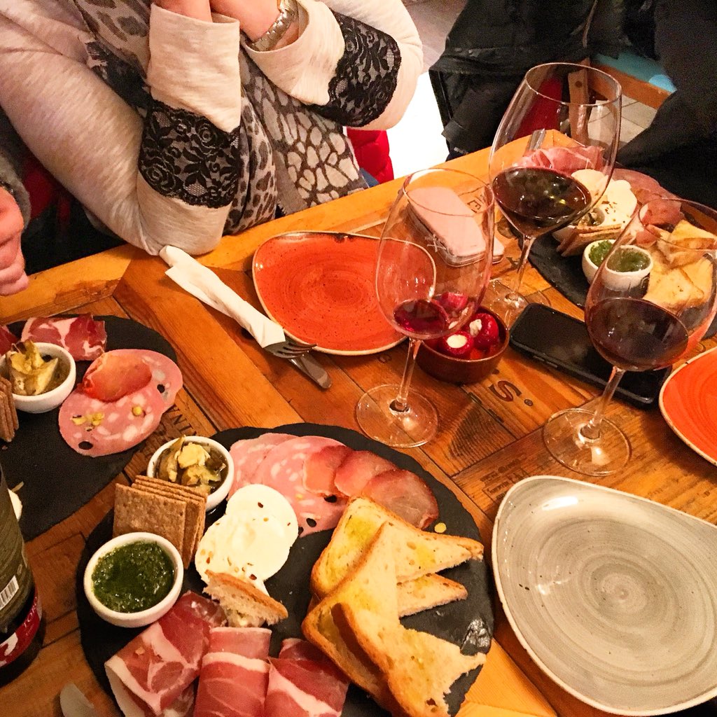 OlMcCabe's tweet image. #FridayNightFeast @NiallTyrrell @katebentleykb @64_Wine #glasthule manythanks for opening &amp;amp; looking after #local community great food &amp;amp; #winelover #cabinfever #Snowmageddon #BeastFromTheEast dublin #support #shoplocal #independent #healthfood @thepunnethealth #Foodie @cavistons