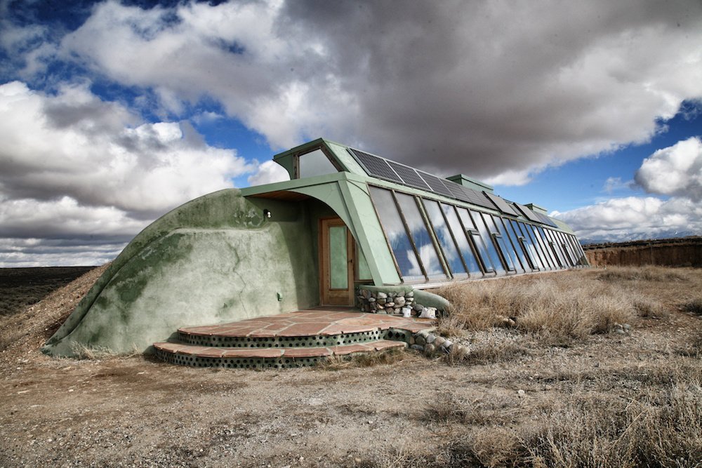 What Earthships can teach us about sustainable architecture and design. goo.gl/uIOB4q #sustainability