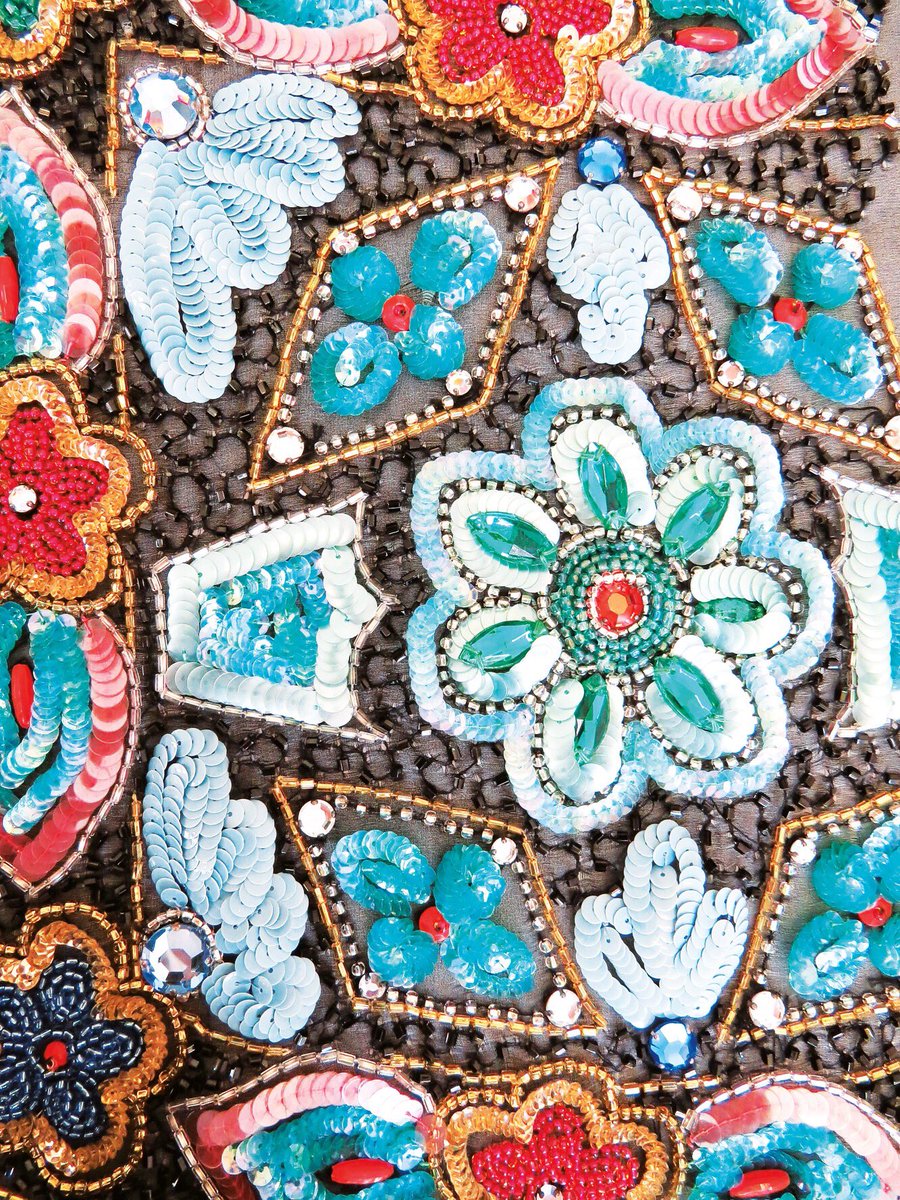 BatsfordBooks's tweet photo. If youโre at #KnittingAndStitching Show today, make sure to head over to the Creative Living Theatre at 11.45 where Jessica Pile of Hand & Lock will show embroidery techniques from her new book #FashionEmbroidery. Photo by Hand & Lock. #fashion #embroidery #knitnstitch https://t.co/rCRXkSlxDx