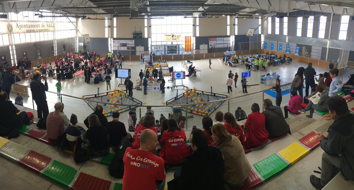 ViladeSalt's tweet image. Comença la final estatal de Vex Robotics Competition i VEX IQ Challenge a la pista poliesportiva.
#vexiqchallenge #vexroboticscompetition #ViuSalt