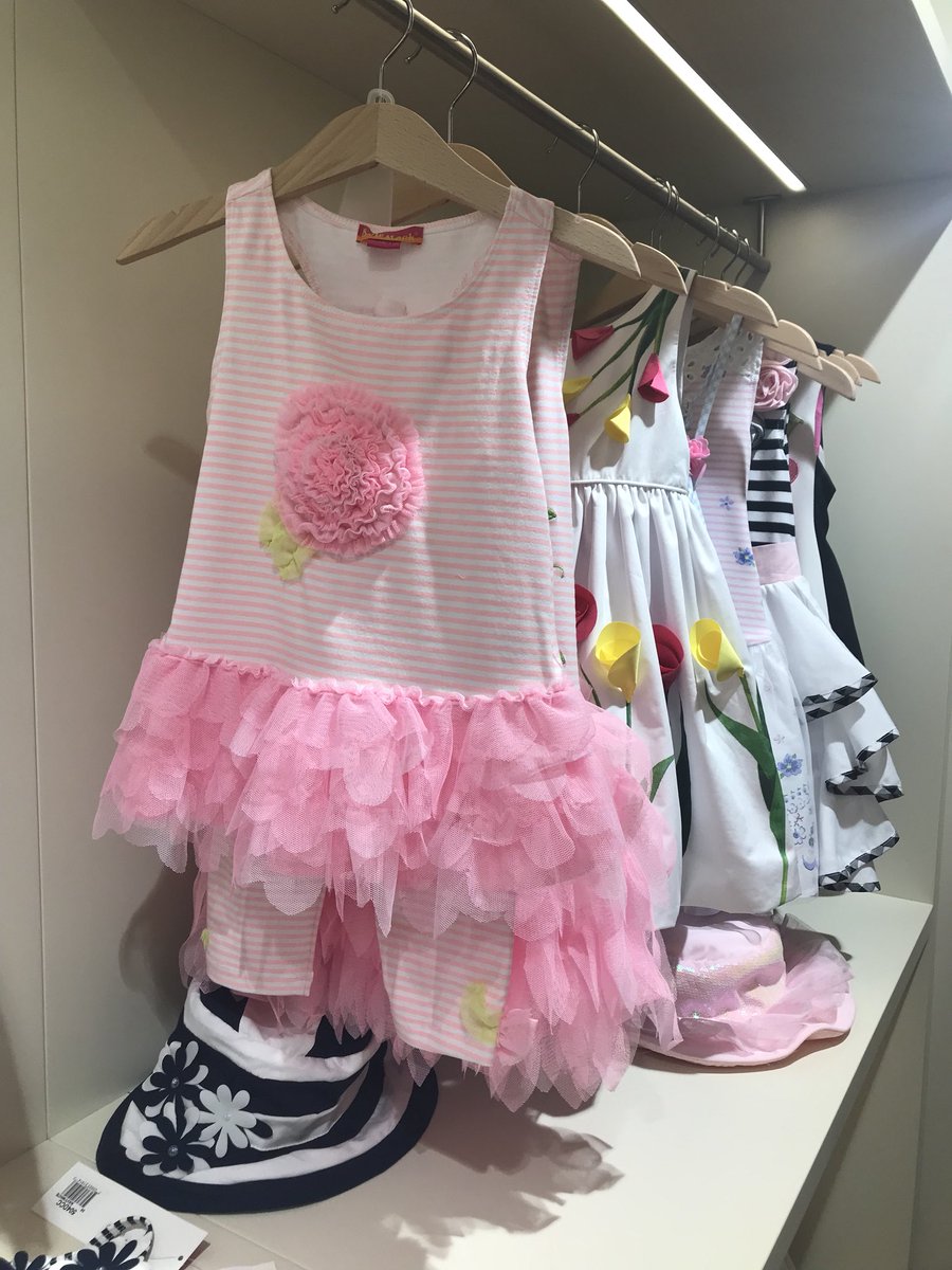Mamayprofesora's tweet photo. Asรญ de bonita es la tienda #modinishop en #Barcelona #PauClaris Ropita preciosa y elegante! ๐ Y tienen la firma #katemack Gracias @RevistaRusa por invitarnos! #Barcelona #bcn #bebes #mamastuiteras https://t.co/yz2OjQKVrH