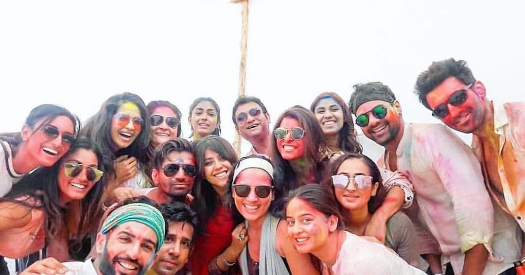 EktaaRKapoor's tweet photo. Leaving behind the COLORS and the smudged faces, I’m off to a clean start #PostHolidayCleanse #PostHoliResolutions https://t.co/LSDIY2KUI9