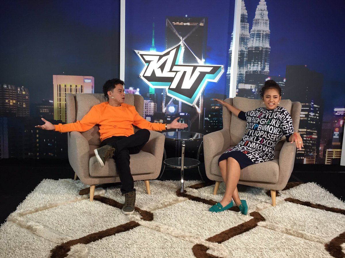 Apa yang menarik minggu ini dalam #KLTV_my bersama @shacatwork dan <a href="/fizafrizzy/">Nur Hafizah Md Saad</a> ? Si kacak @alvinchong123 dan Si cantik @nina.nadira ada jugak tau! Jangan lupa tengok esok @kltv_my jam 10 malam di @hyppinspirasi .