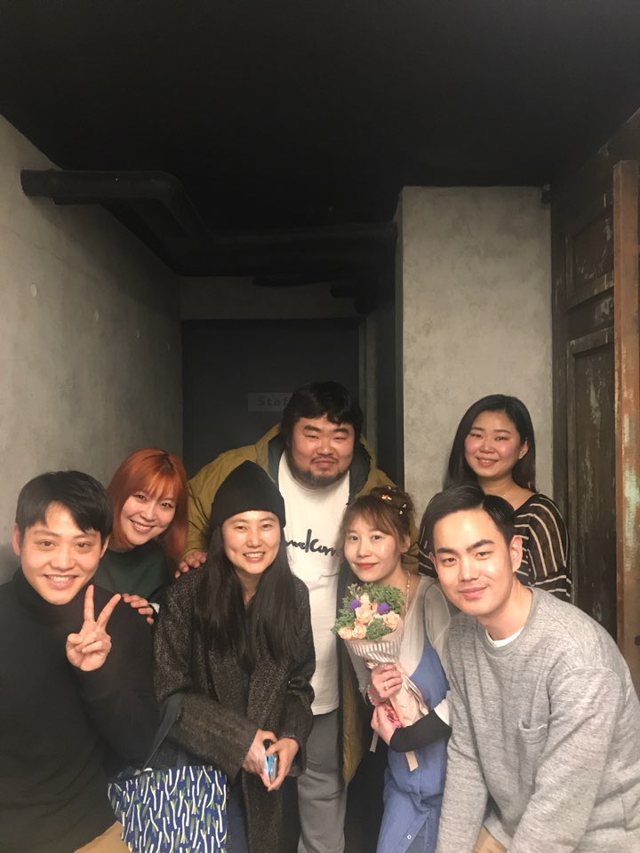 이 안에 나 있다. #해피뻐스데이 원작 연극 #모럴패밀리 끝나고, 저 엄청난 배우들 사이로 끼어들었다. 이승원 감독님, 장선, 박지홍, 김경덕, 강선영,...