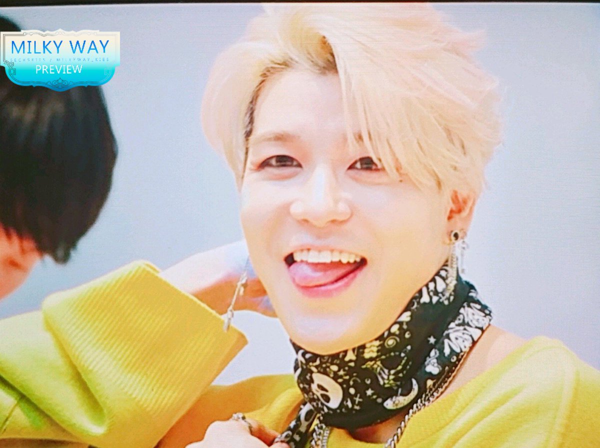 MilkyWay_kies's tweet photo. 180303 강성훈 화보집 팬사인회
강성훈프리뷰❤ 

노랑너무 어울려 ㅠㅠ

#젝스키스 #젝키 #SECHSKIES  #水晶男孩  #ジェクスキス #강성훈 #KANGSUNGHOON  #カンソンフン https://t.co/mETEJ3QdRU