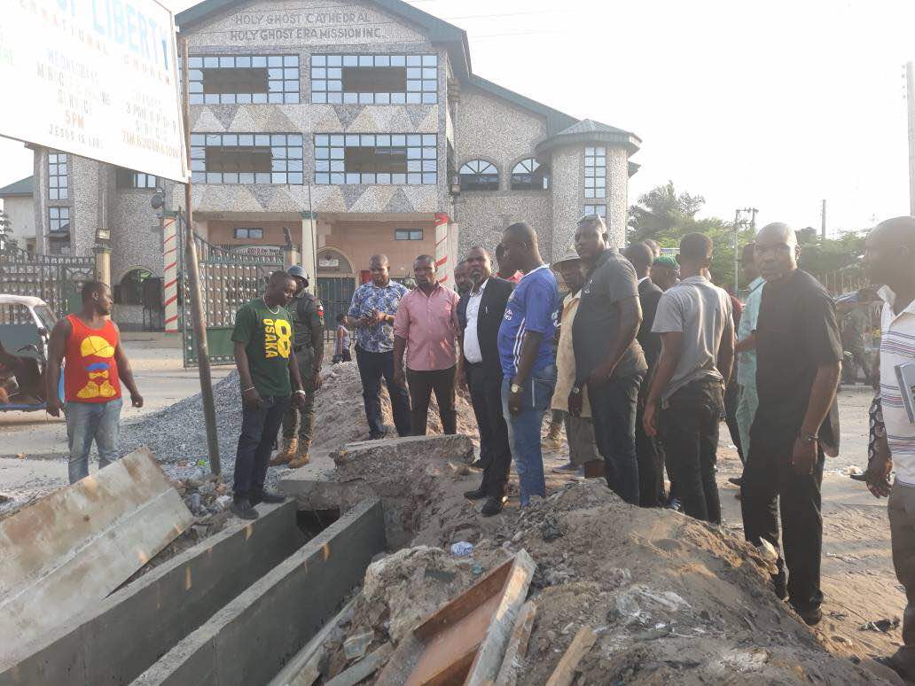 engr_adjogbe's tweet photo. Amongst the host of projects I inspected, were the Emergency repair of failed sections of the Orido Street Road Project, Agbarho, Ughelli North LGA and the ongoing Construction of the Effurun/Enerhen Internal Road Projects (Lot 2 &amp; 3), both in Uvwie LGA of Delta State. https://t.co/SQzukVDDJt