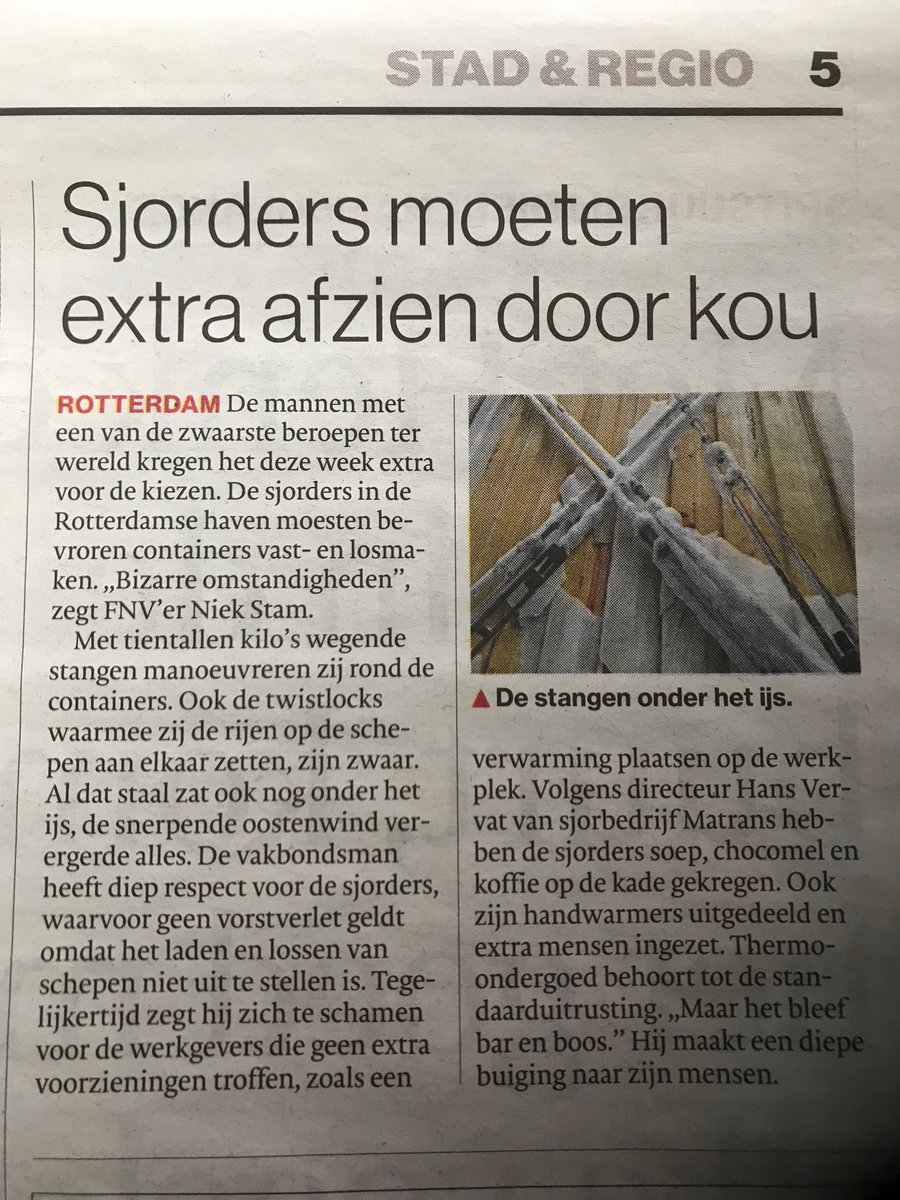 JudithAnspach's tweet photo. Diepe buiging voor de #sjorders van de @Rotterdamse #haven. #Matrans doet dat met soep chocomel en hete koffie op de kade. @deltalinqs @Havenvereniging https://t.co/6uF5gZFJ2e
