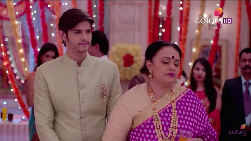 heyheartticker's tweet photo. #SameerKapoor with his
On_screen mother #SSK #SasuralSimarKa @rohan4747 https://t.co/llhijiqQMx