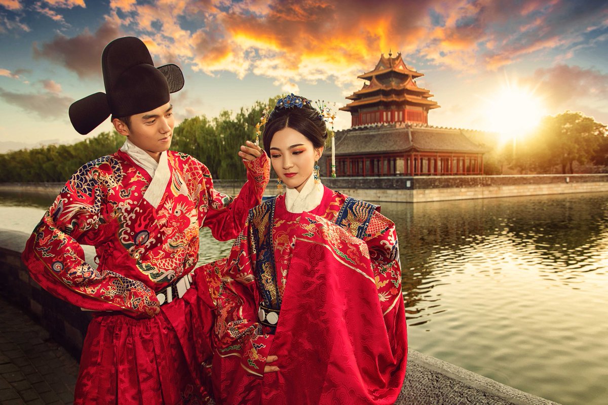 ChinaDaily's tweet photo. Han cultural activities have frequently been organized by hanfu aficionados in recent years to promote the traditional culture and clothes of Han people. https://t.co/wxYL0w8XA1