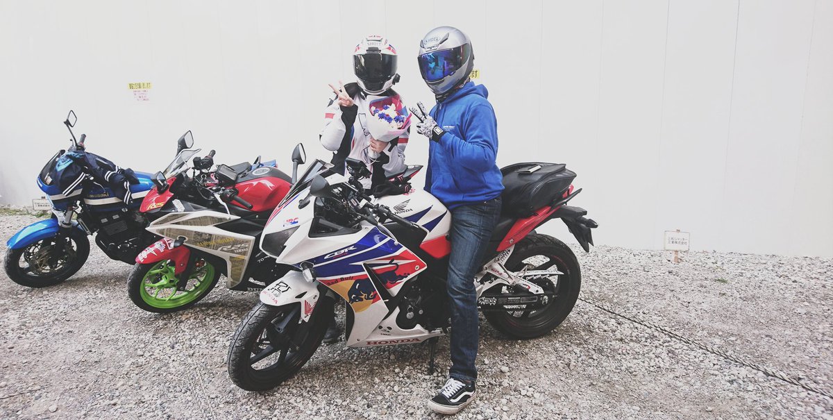 たまさつ Rampagemonkey ランページモンキー Shoeiのヘルメット入れる布の袋にふんわりと入れて肩に提げてお家まで連れて帰りましたよ リュックだと潰れちゃうのでshoeiの布袋が最適でした Shoeiの袋万能 ﾟ ﾟ W ﾟ ﾟ