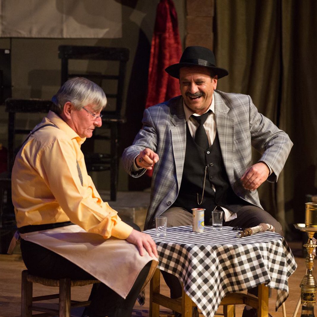 Bir gecede binlerce yıldır yaşadığın topraklardan ayrılacaksan eğer, “valizine ne sığdıracaksın ki“ ?

"Bir Valize Ne Sığar Ki"; 
BUGÜN 19:00; YARIN 15:30'da AST'ta! 
🎟 Biletler: biletinial.com/tiyatro/bir-va…