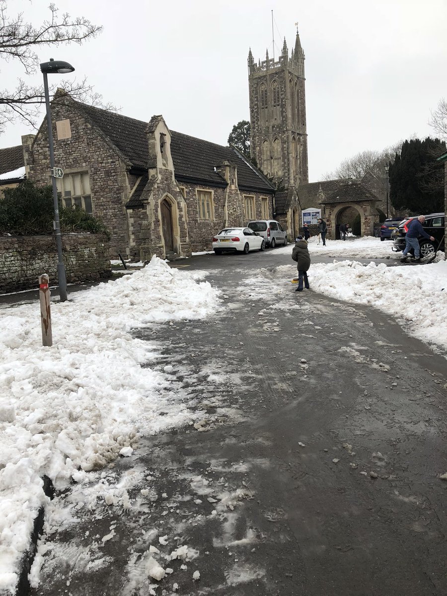 Thenetsaint's tweet photo. Fantastic afternoon clearing @StMarySunburst ready for a busy Sunday. @stmarysyatepri https://t.co/cvO1QuCpO2