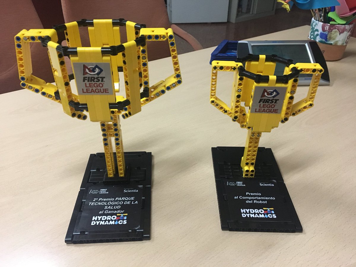 VeletaTeam's tweet image. Muchas gracias a @FLLGranada por la magnífica organización. Ha sido una jornada fantástica. Ahora nos queda una semana de locos. Siguiente etapa Logroño. #FLLGranada @fllspain #MuchoMásQueRobots