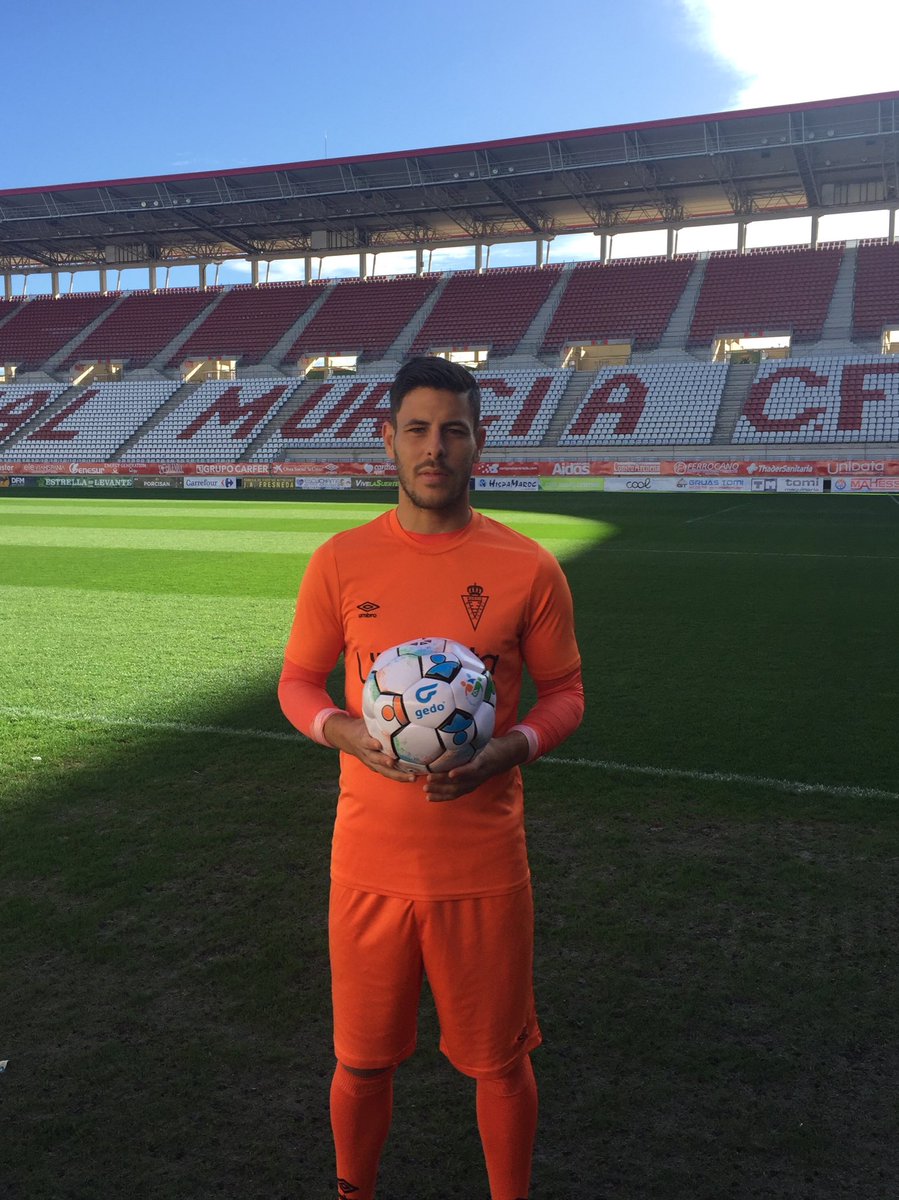 Porque el fútbol debe ser para todos yo me uno al reto de <a href="/joaquinarte/">Joaquín Sánchez</a> y <a href="/GedoNicePeople/">Gedo</a>🙌🏽🚚⚽⚽⚽. Con este balón estoy dando la oportunidad a otro niño a jugar y a formarse en valores. Os invito a todos a participar en #FútbolParaTodos. BE #NicePeople 😉
 #gedonicepeople