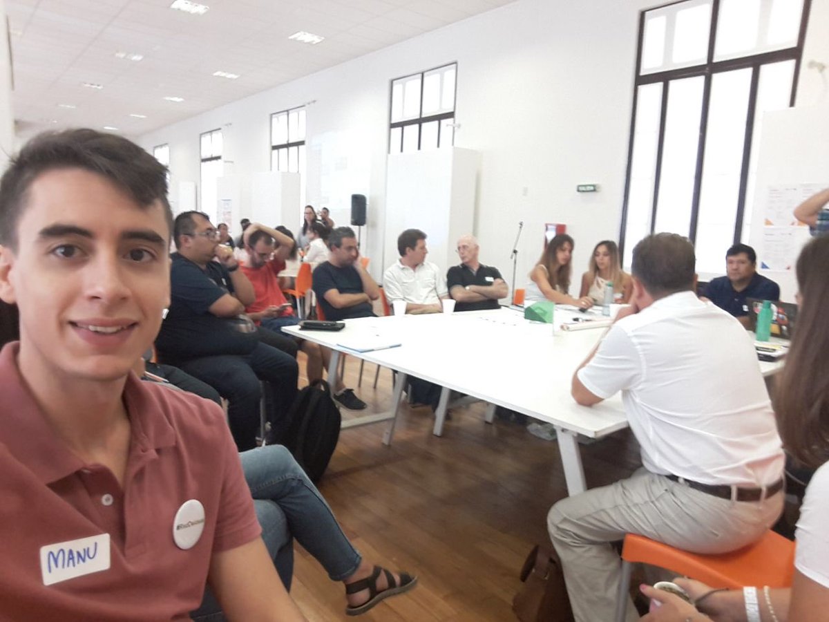 RedDeIdeasOK's tweet photo. En la mesa de 👓 #ParlamentoAbierto evaluamos como hacer más transparente la labor de los Concejales. Hicimos un estudio y contamos por qué los rosarinos quieren saber qué pasa en el Concejo.
#ODD2018 
#EncuentroDeHackingCivico https://t.co/jyTx388Il0
